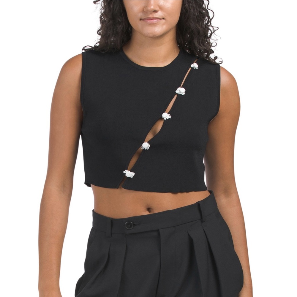 Zara  cropped top with asymmetrical buttons front. Fits like a medium.